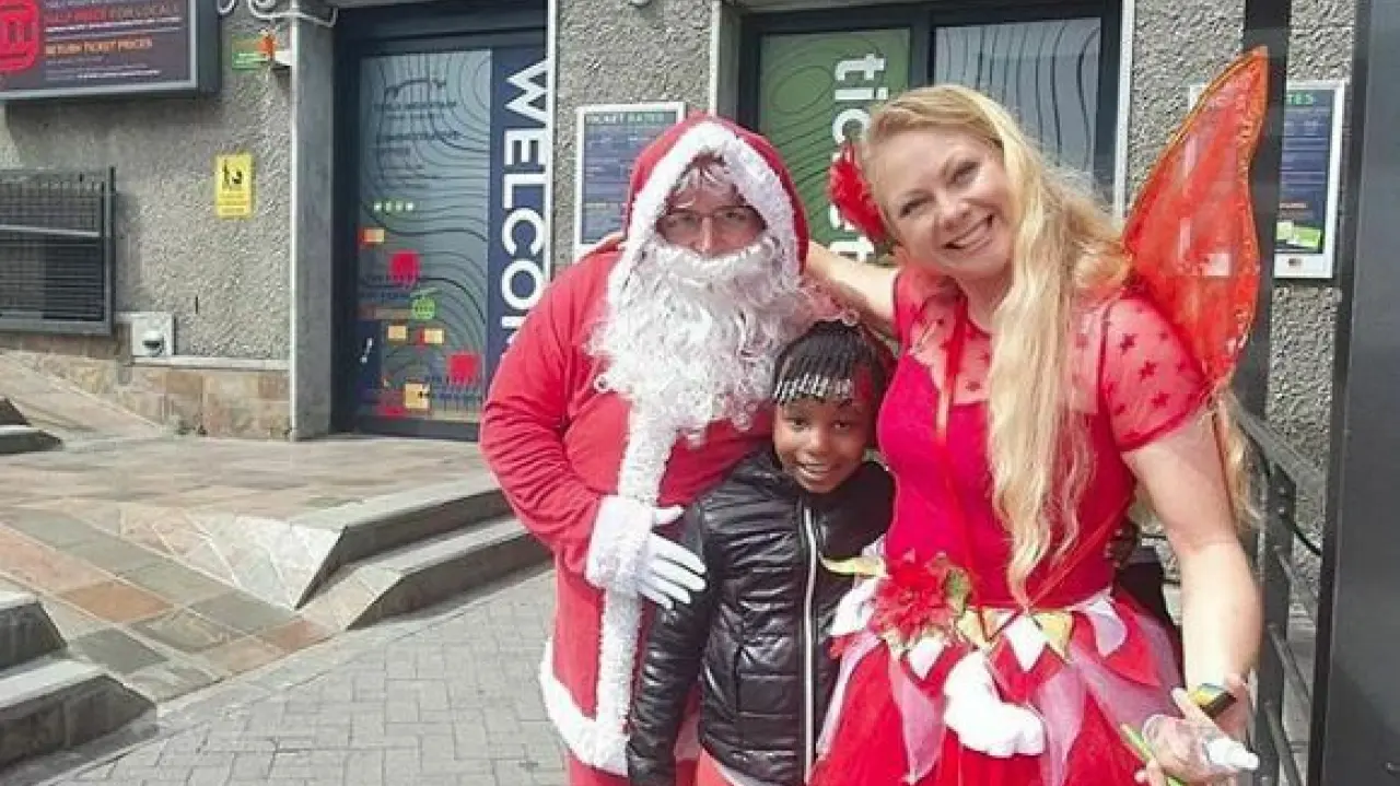 Father Christmas and helper 1