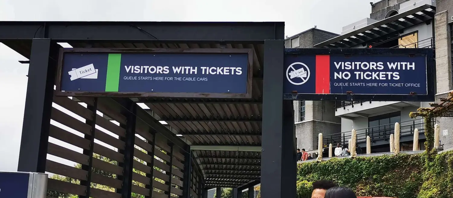 Queue to board the Table Mountain cable car