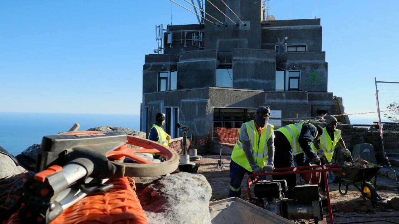 Con1 16 1027 685 90 s